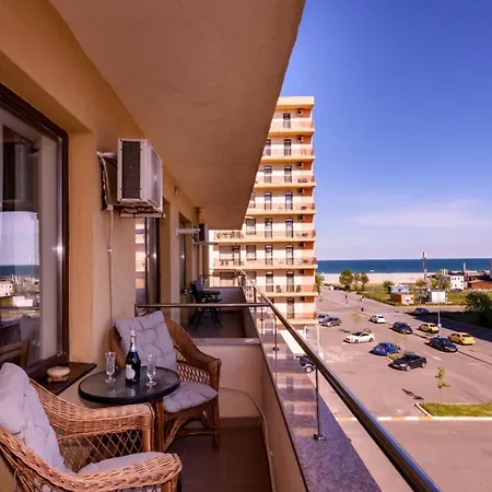 Apartment Theo Summerland Seaview Mamaia